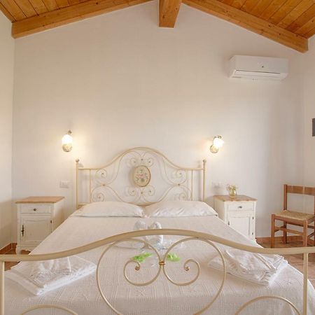 Agriturismo Mieleamaro Villa Olbia Esterno foto