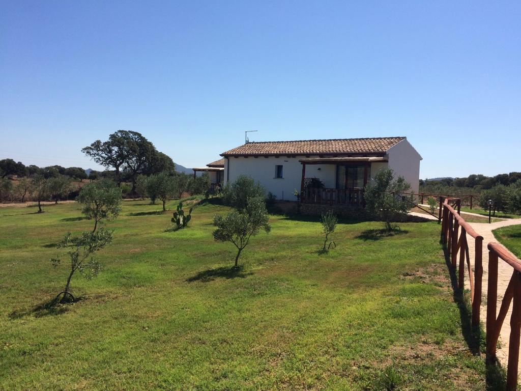 Agriturismo Mieleamaro Villa Olbia Esterno foto