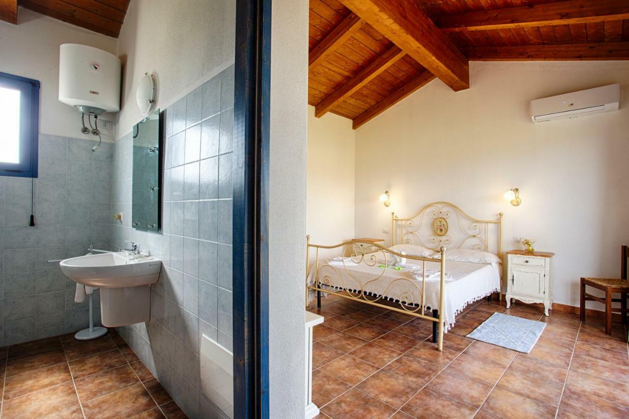 Agriturismo Mieleamaro Villa Olbia Esterno foto