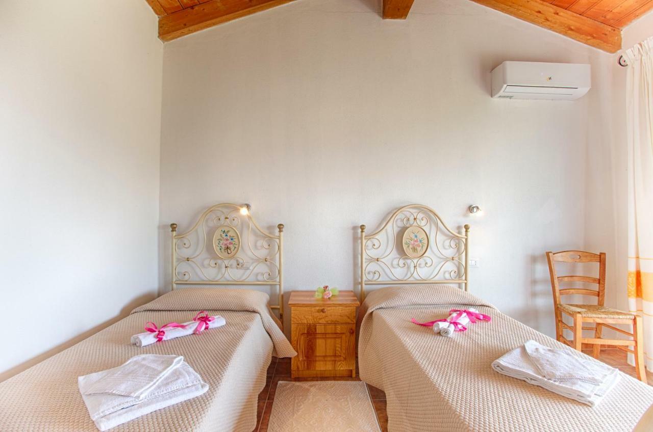 Agriturismo Mieleamaro Villa Olbia Esterno foto
