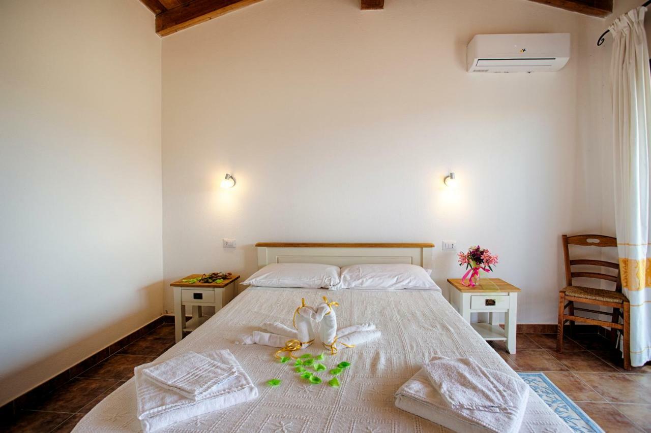 Agriturismo Mieleamaro Villa Olbia Esterno foto